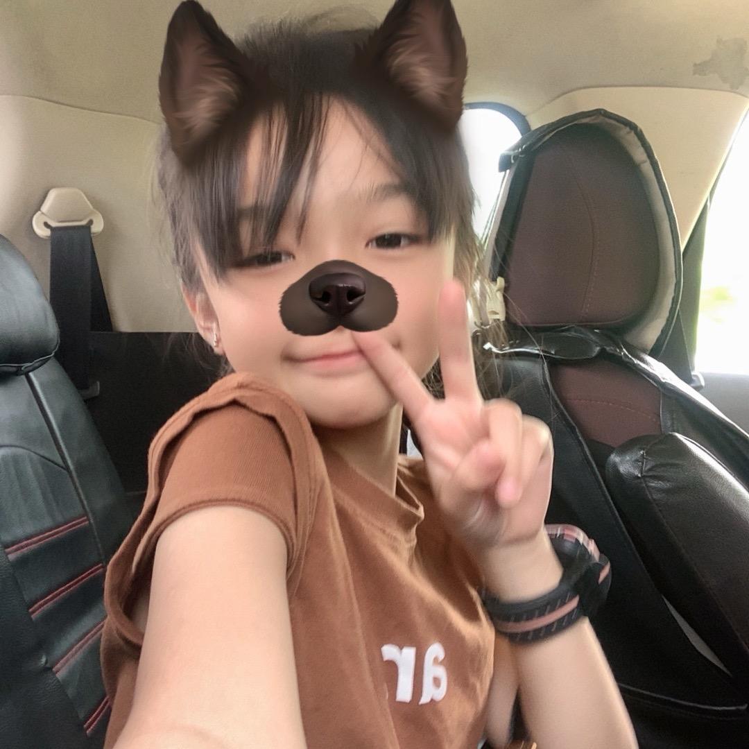 紫艳．