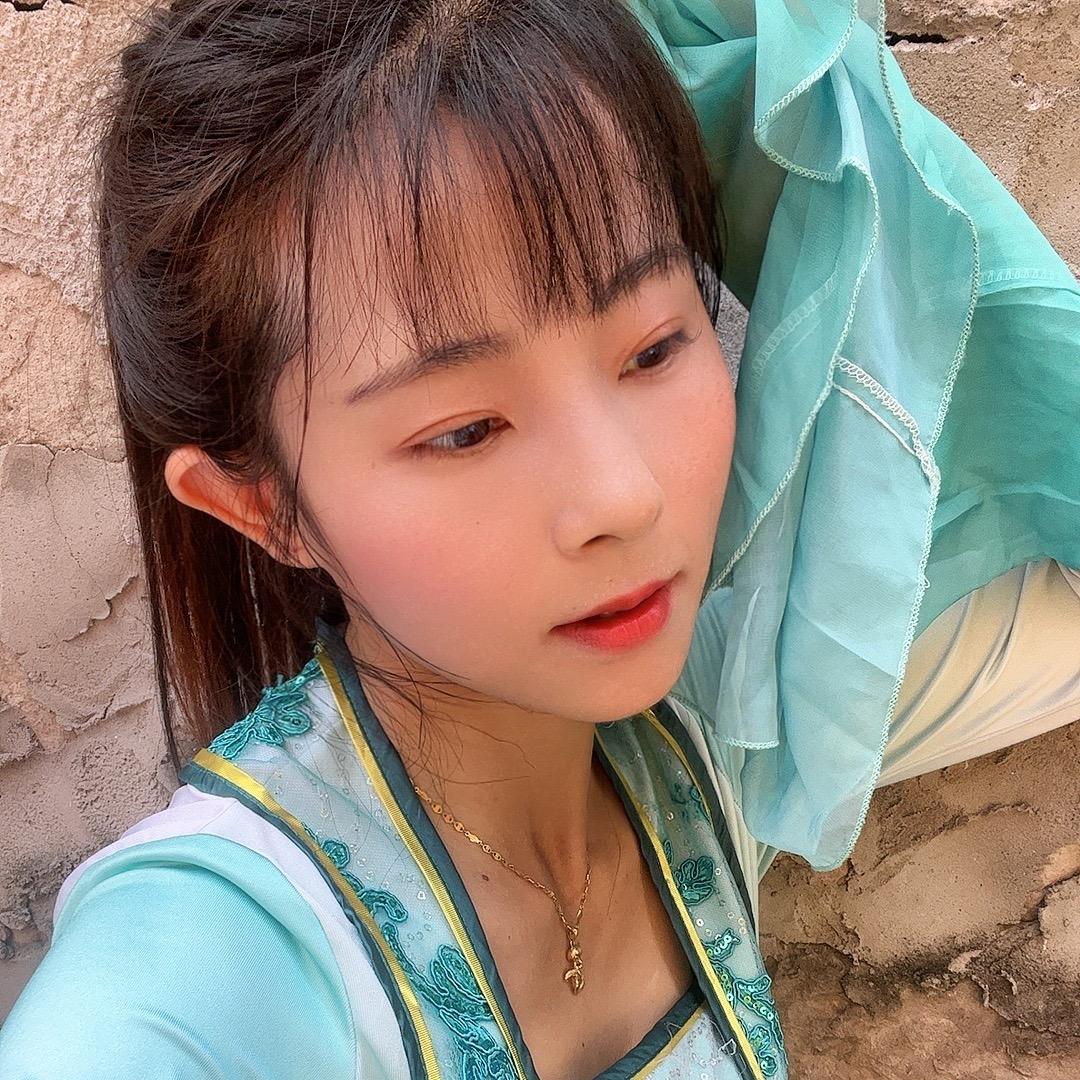 杨青青