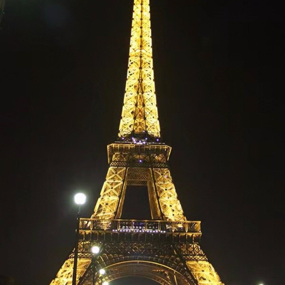 蓝天白云真光彩