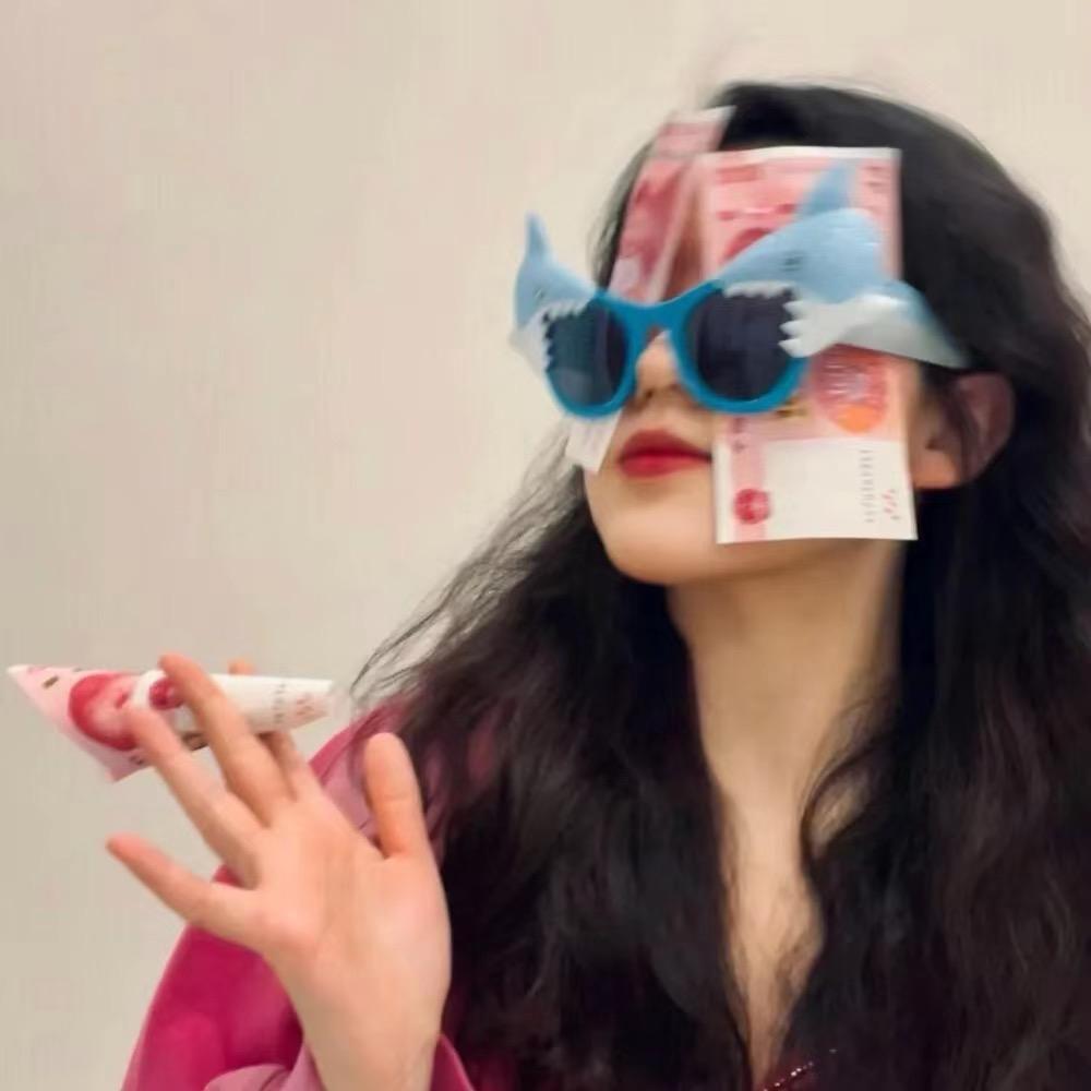 👧🏻¹⁹⁹³