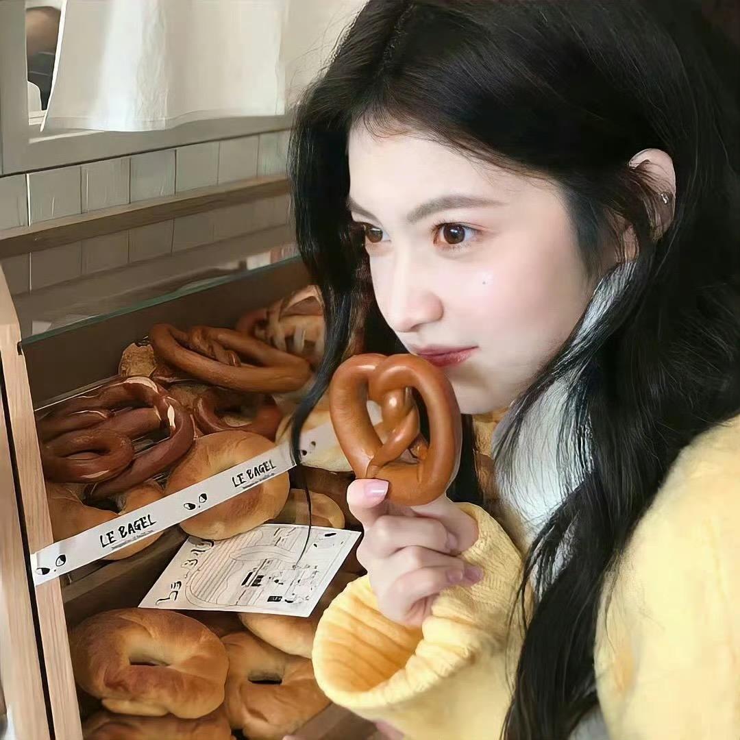 再吃亿口ovo
