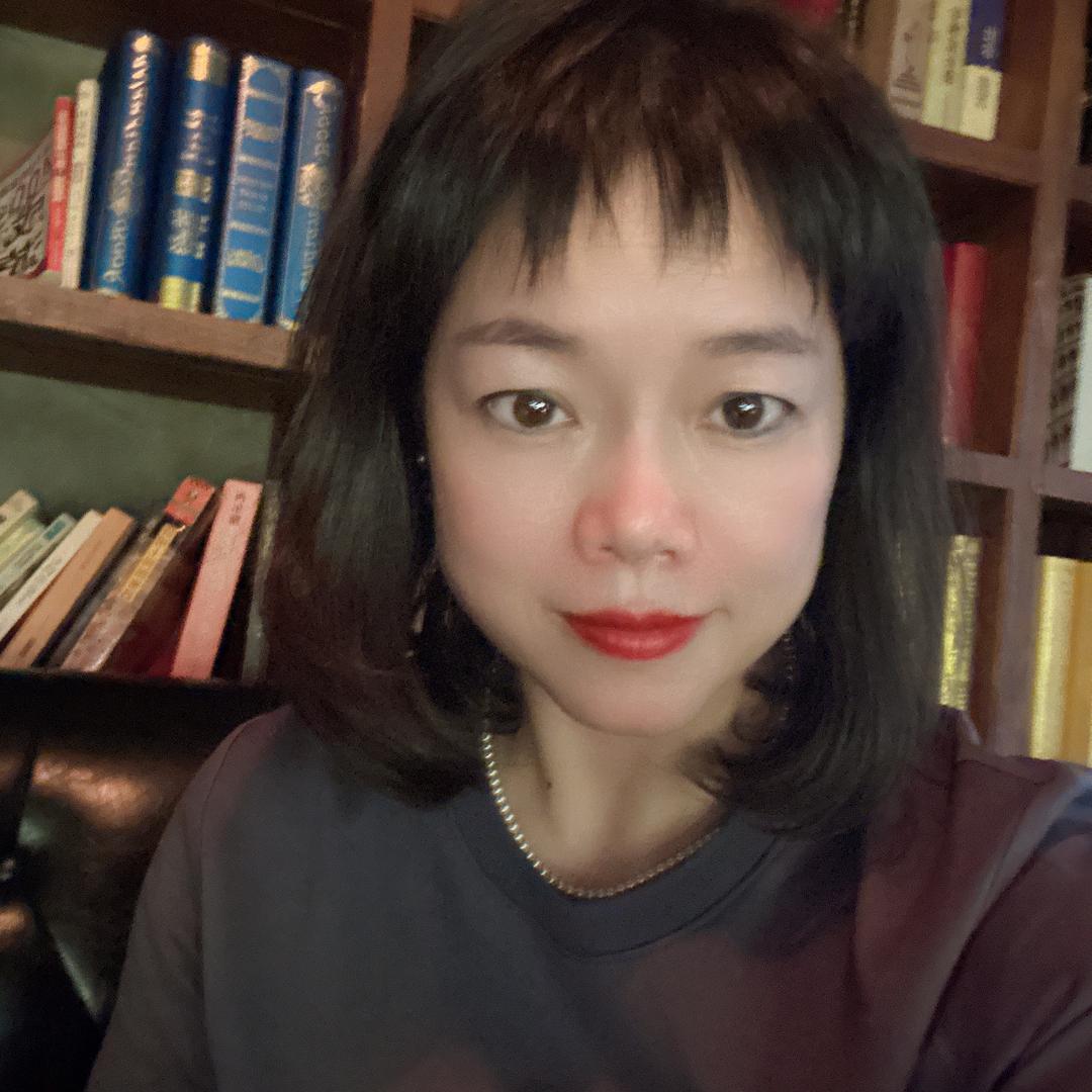 千禧首席发型设计师曹姐