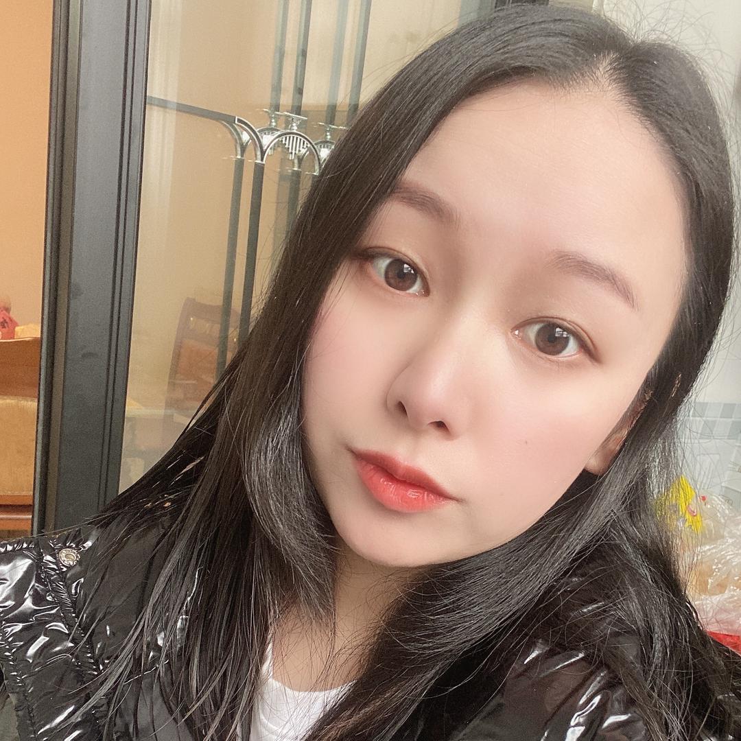 烤炸弹的小女孩