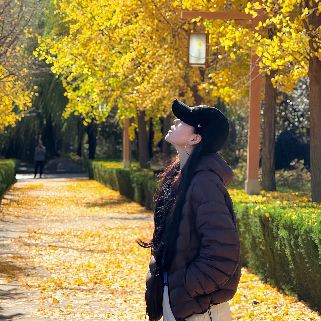 她爱吃鸡蛋灌饼。