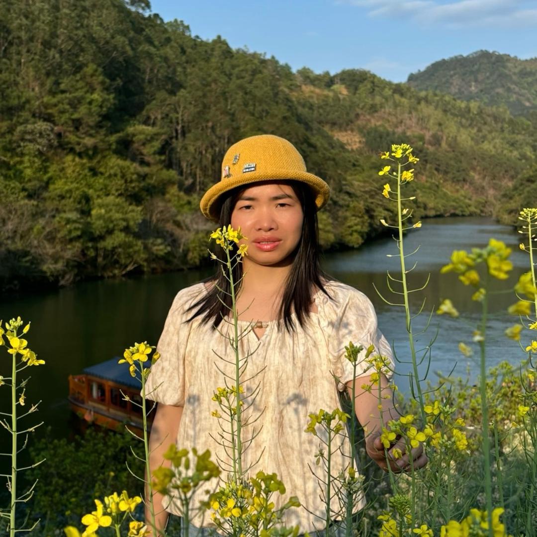 英子