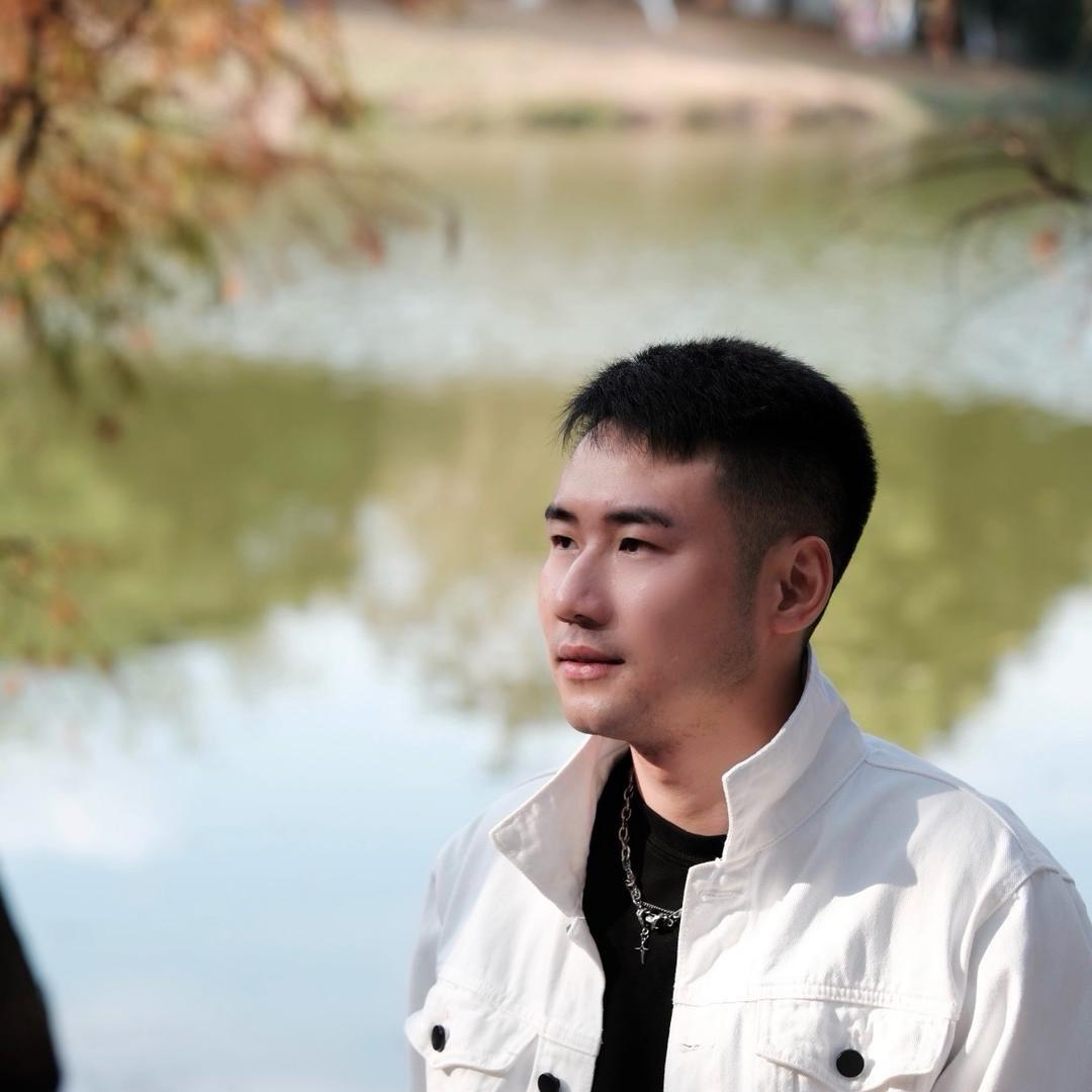 陌语。