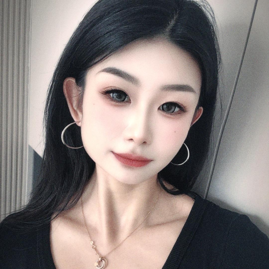 依依