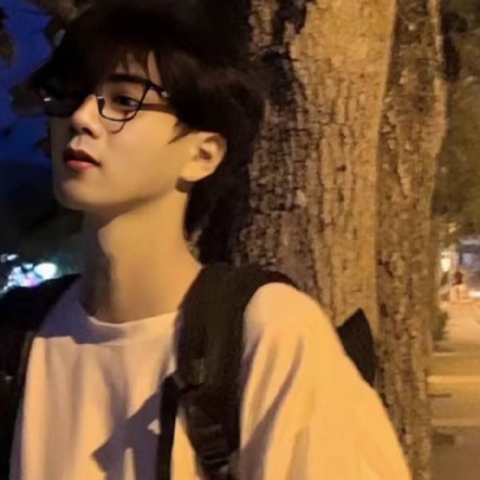 亦均༄༅与你相伴