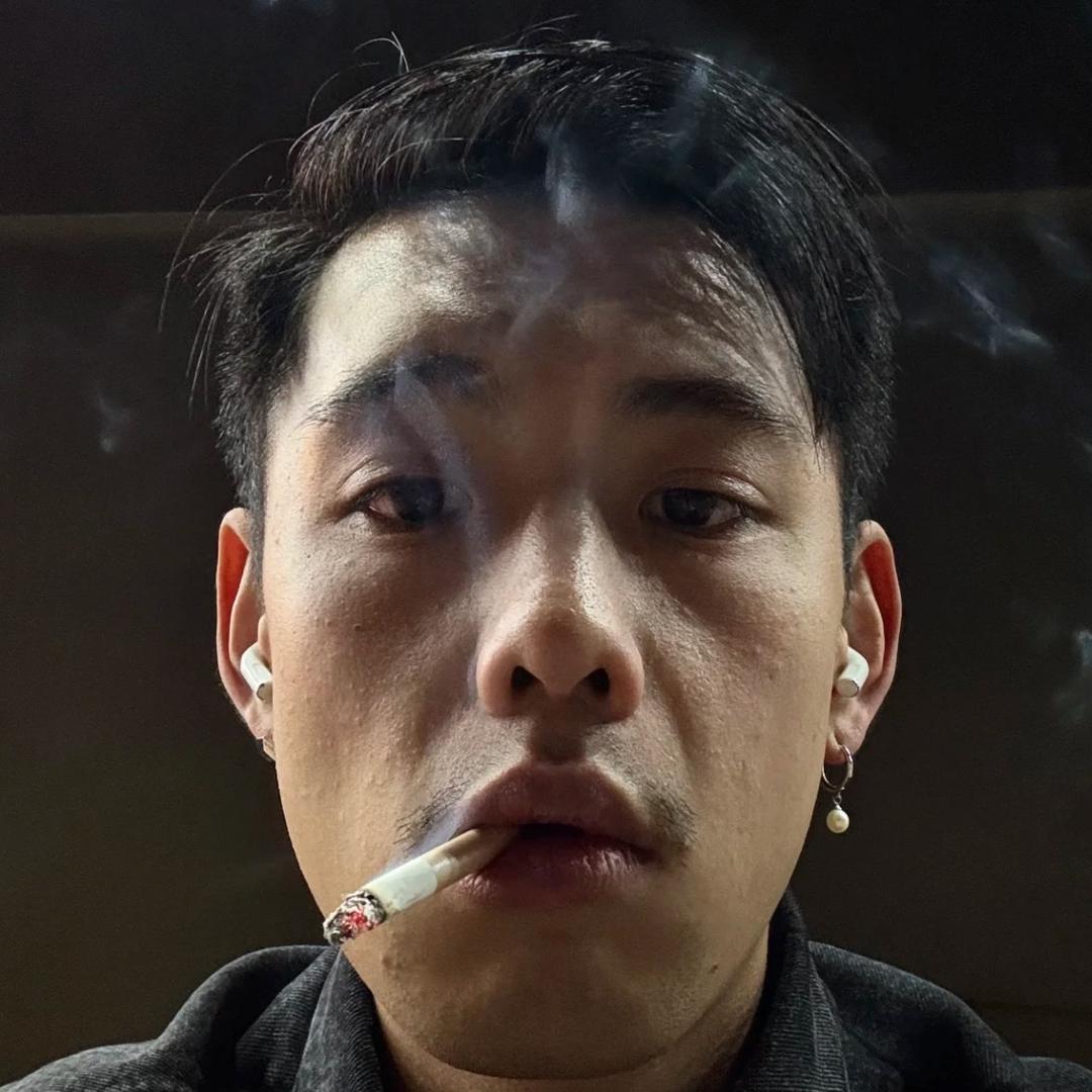 𝕾