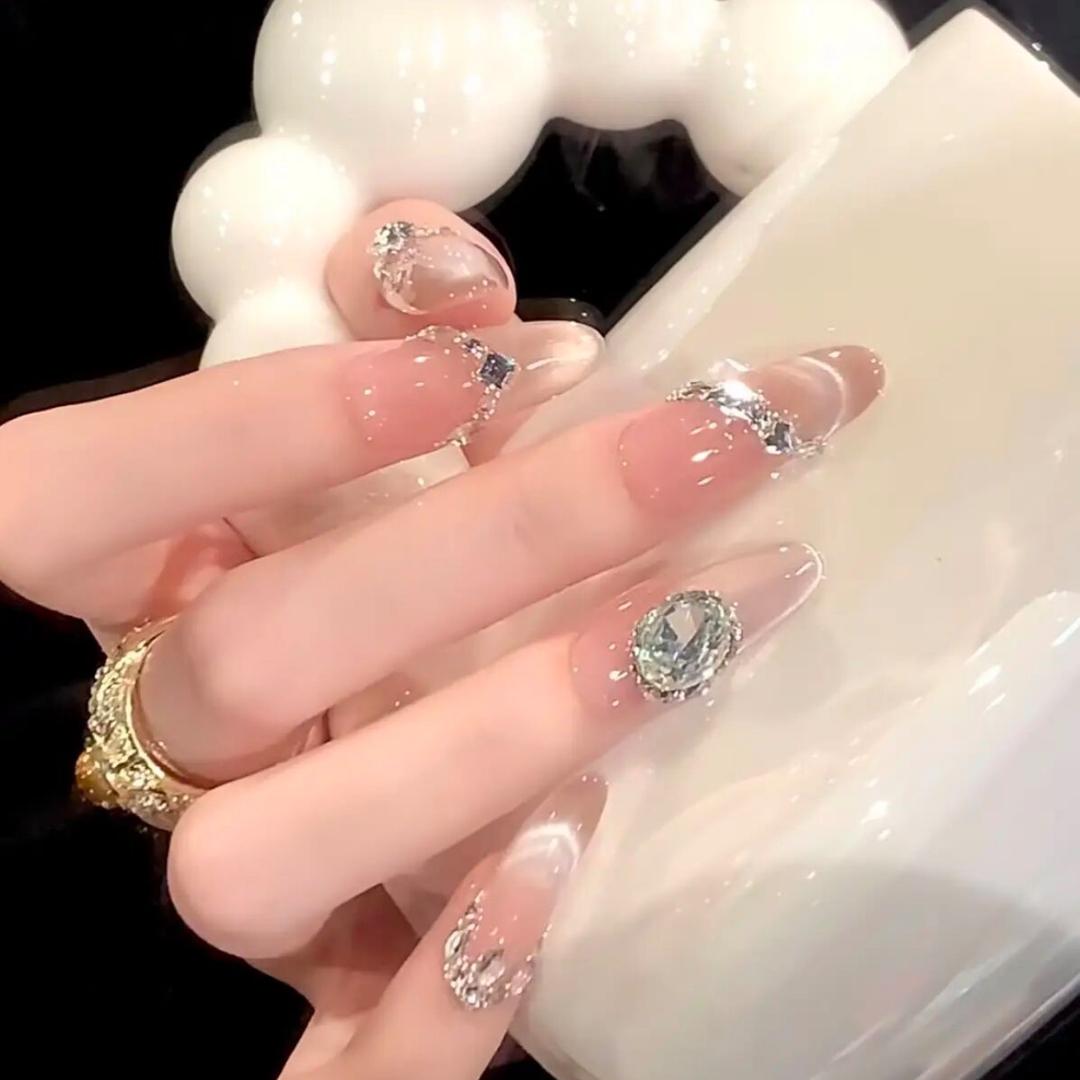 芯•美颜 （美甲美睫 眉眼唇 皮肤管理）