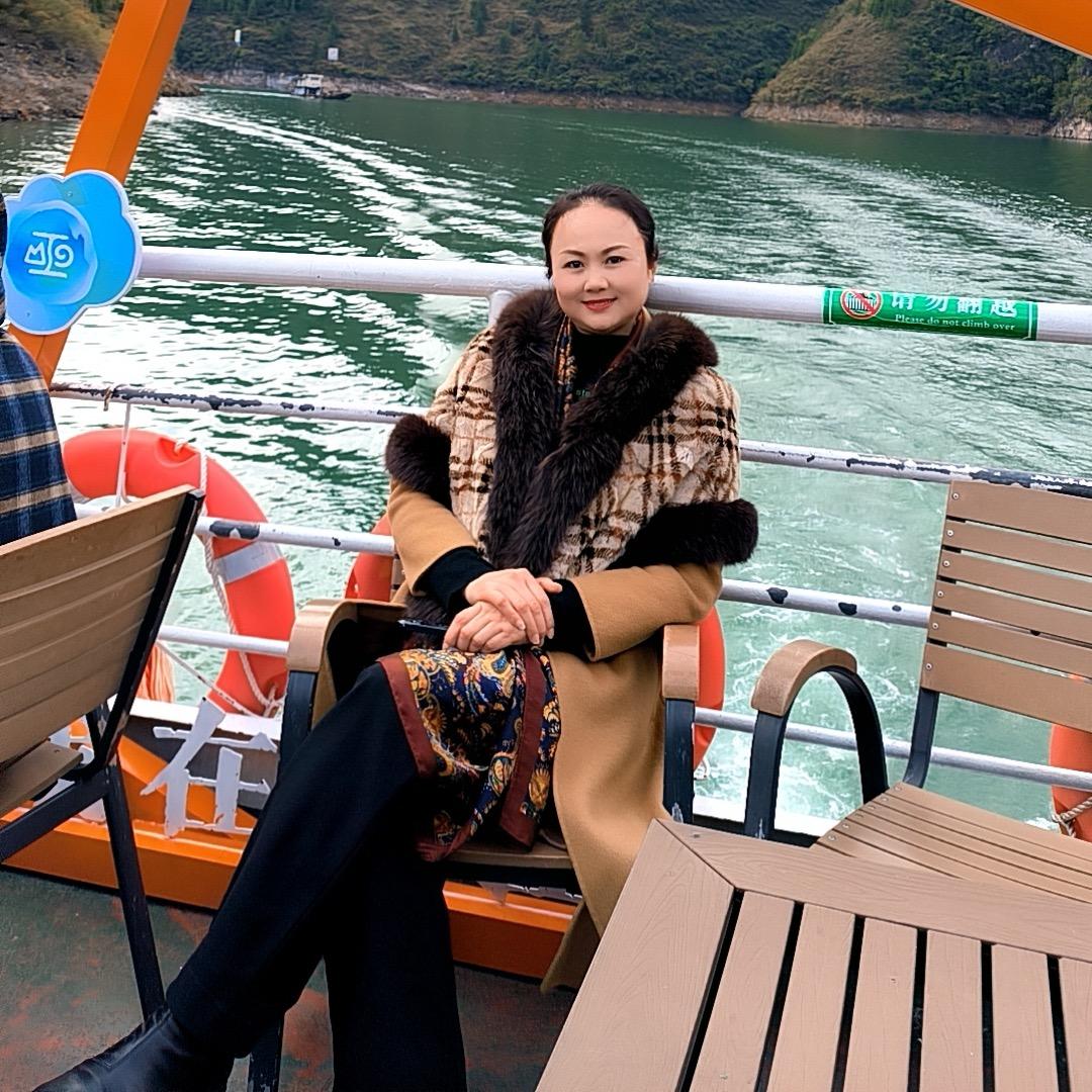 范籍尹（范小琼）