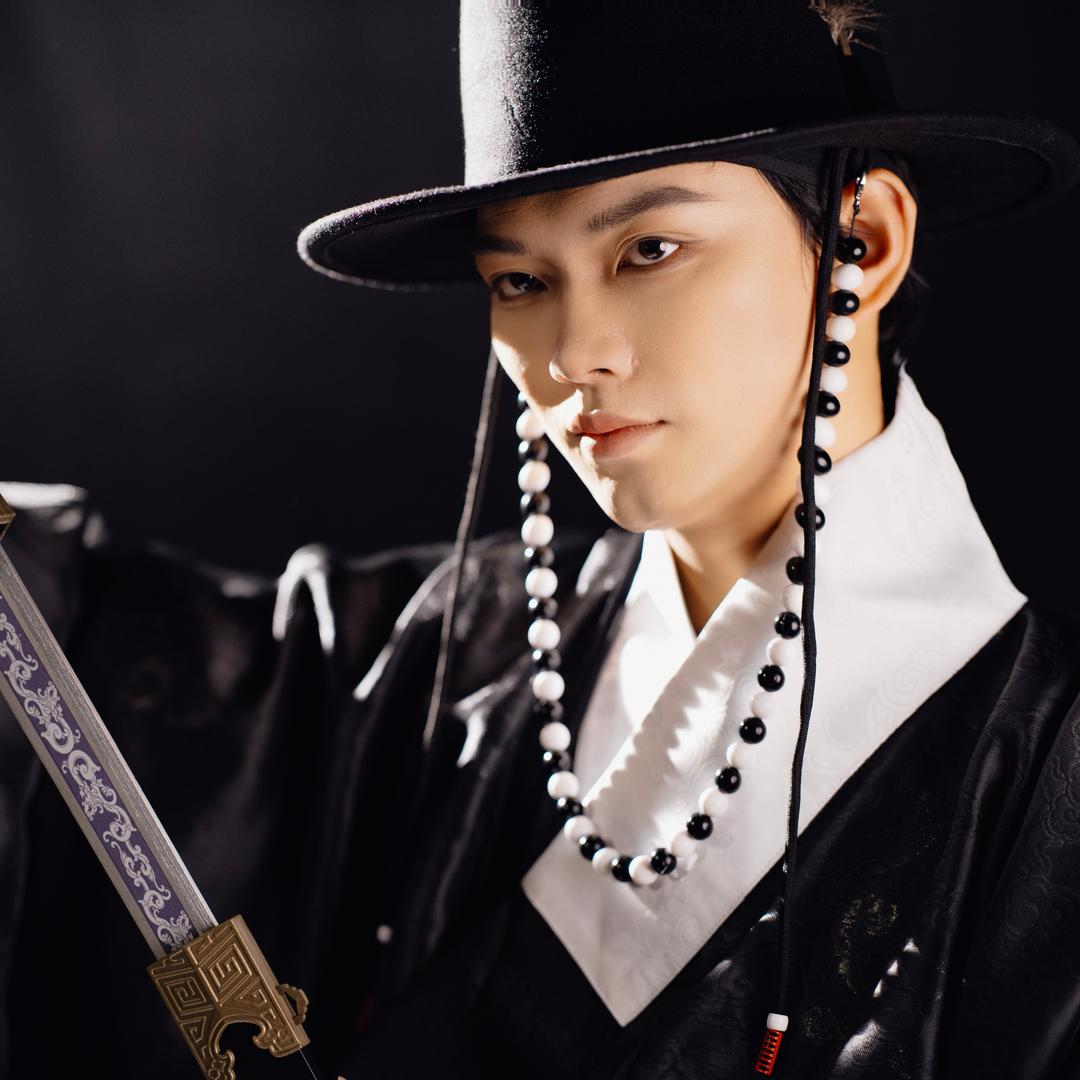 灰灰。                。