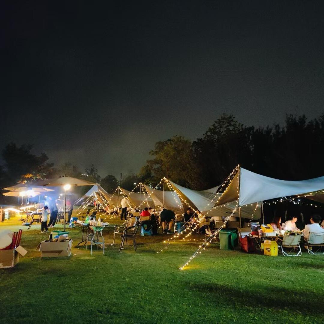 桥南在湖边聚场