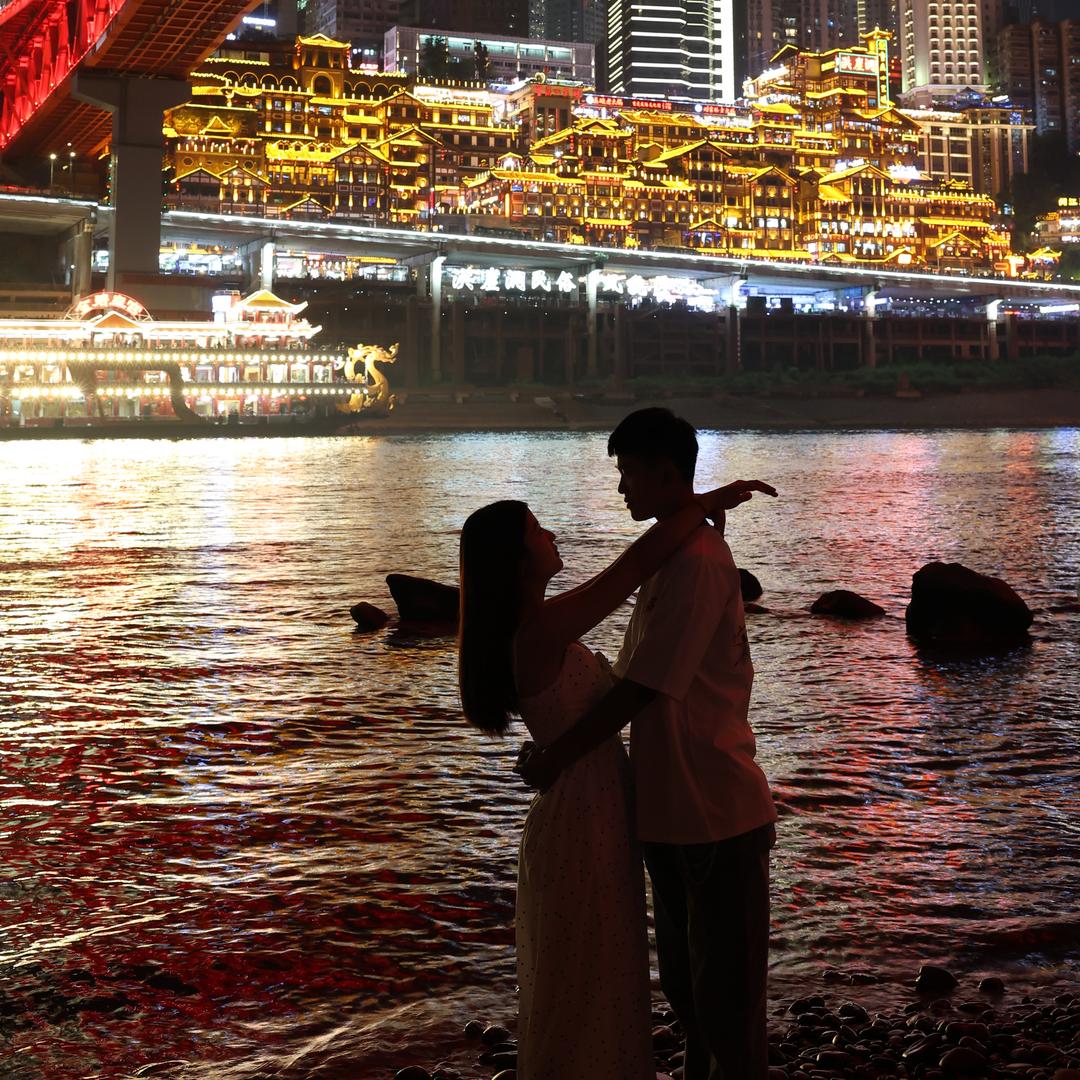 偶尔发呆的娇娇