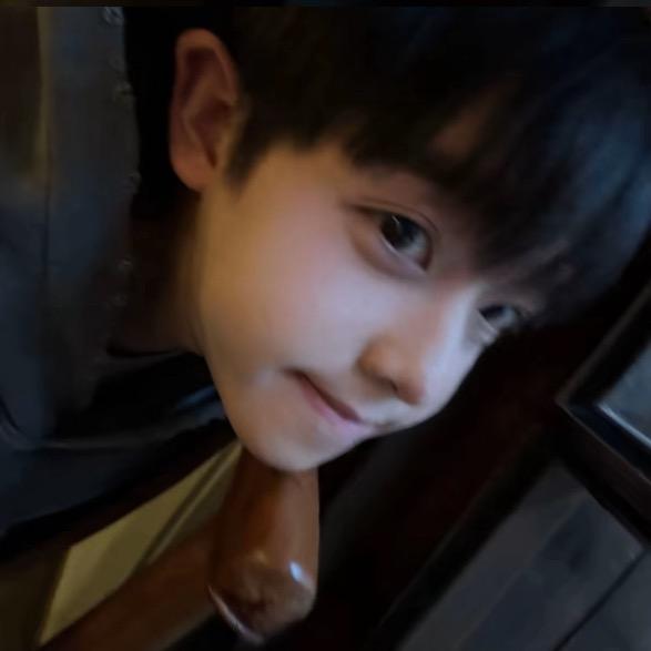 我吃饭的时候不饿.