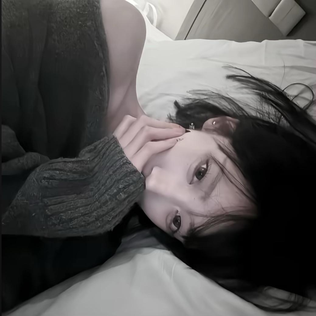 吱吱.