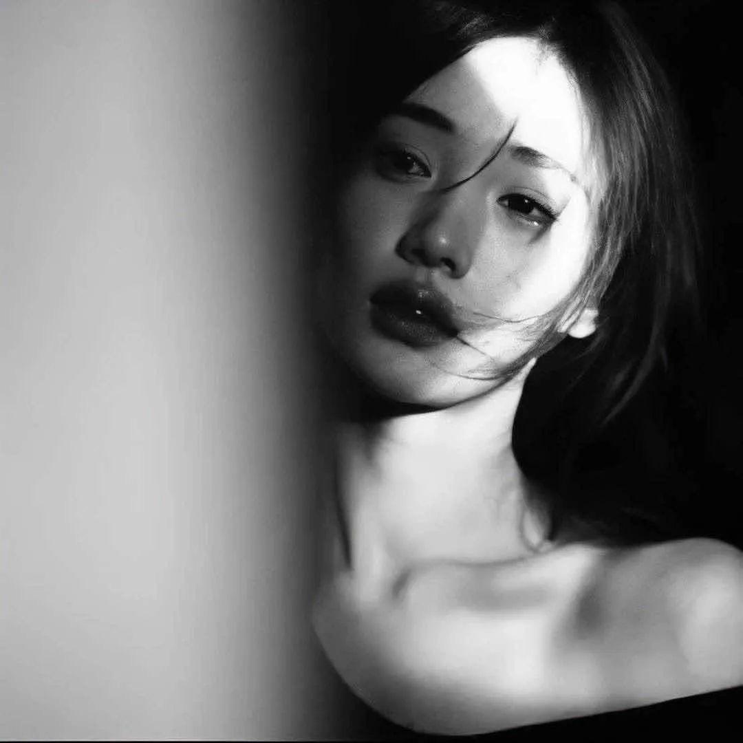 窝里横