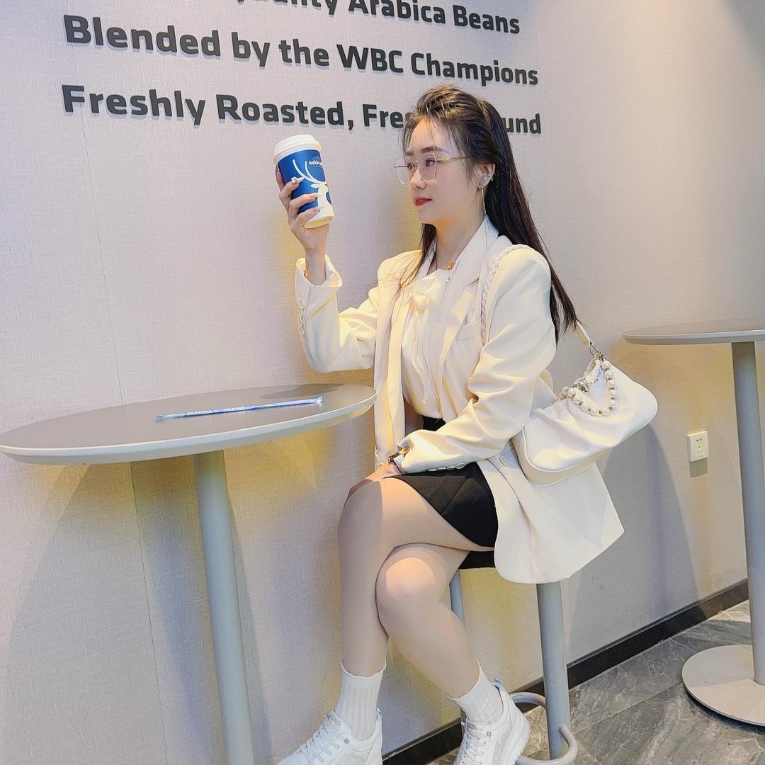 A    陆陆²⁰²⁵ ᥫᩣ 𖠚ᐝ