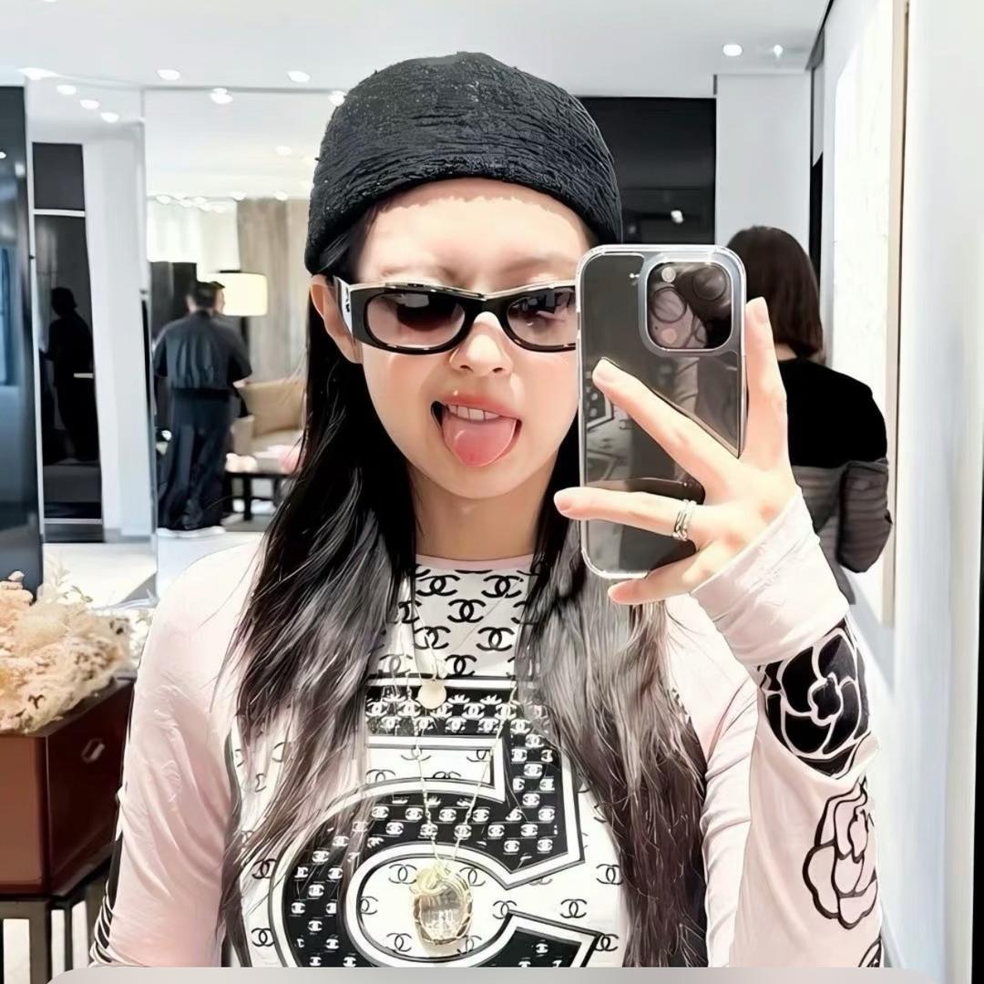 闫闯  发型设计