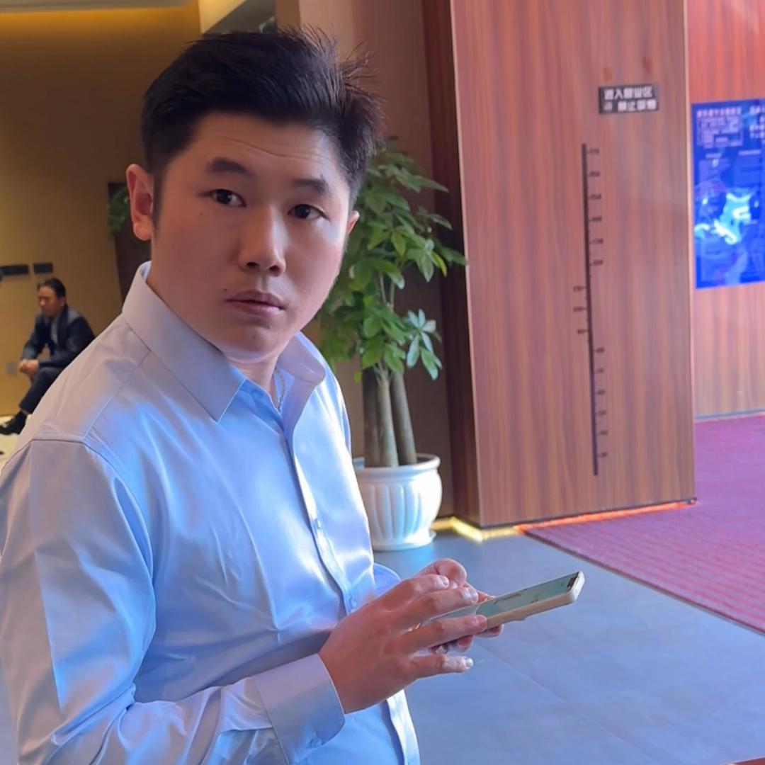 小侯编导学金融