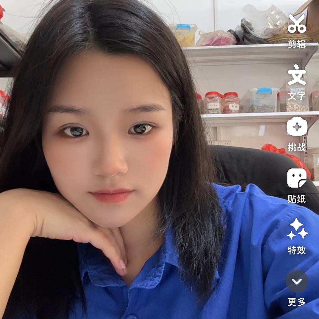 周焱