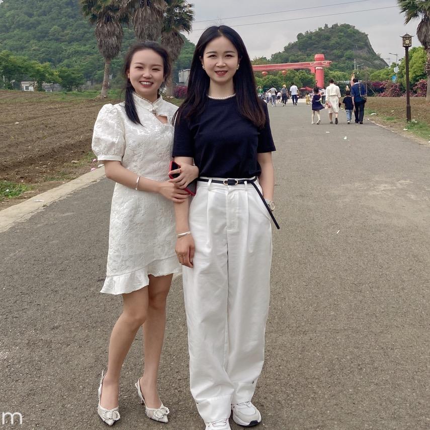 安龙小二汽修小二夫人