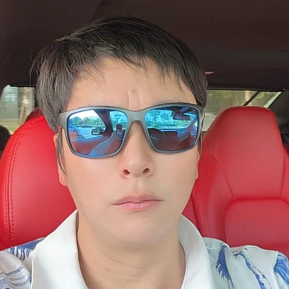 “总裁”助理Z罗