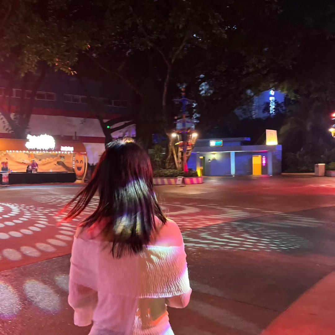 梁茹茹茹.