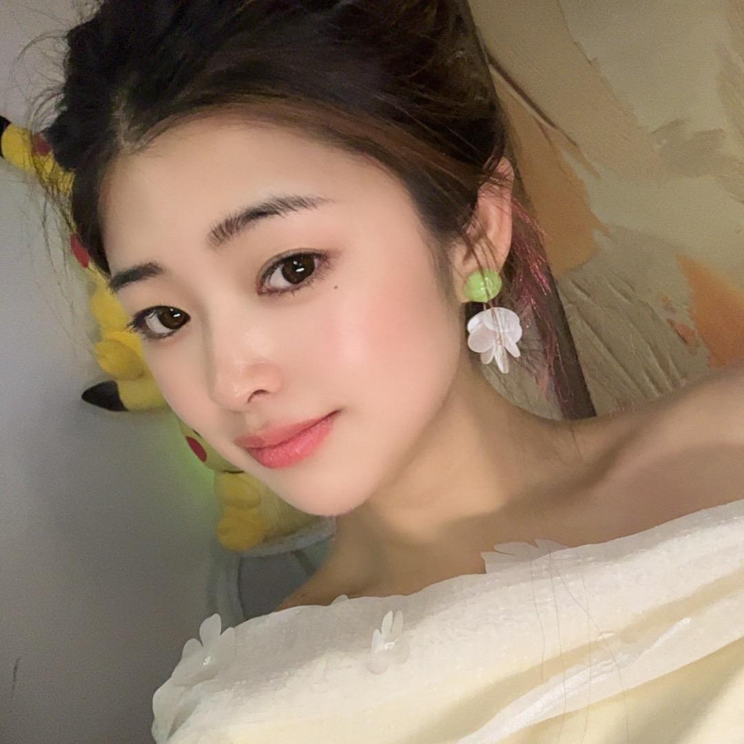 爱笑的小美美🍓