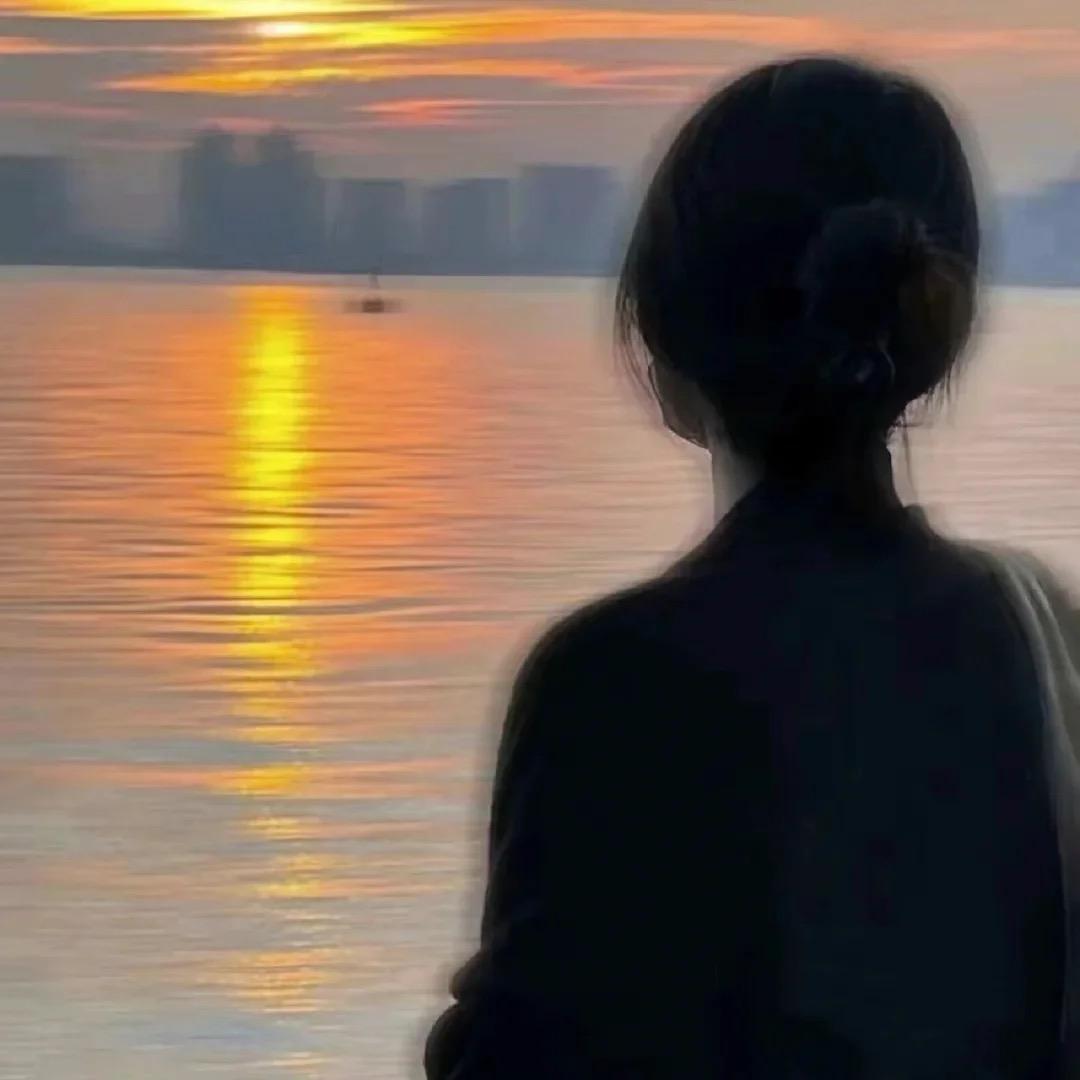 心情阴天☁️