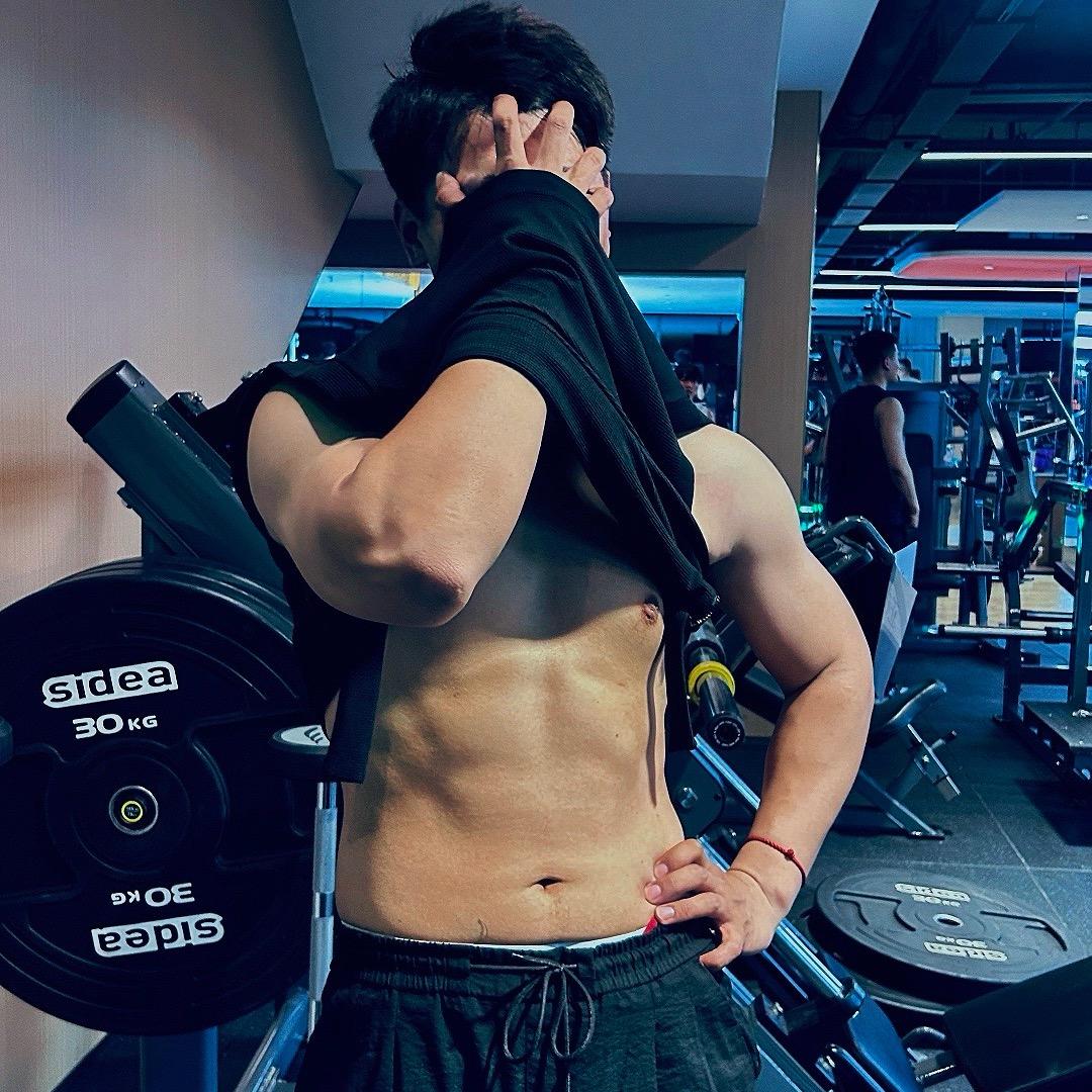 一个爱健身的兔子