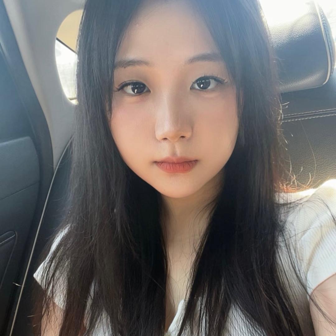 黄色毛衣