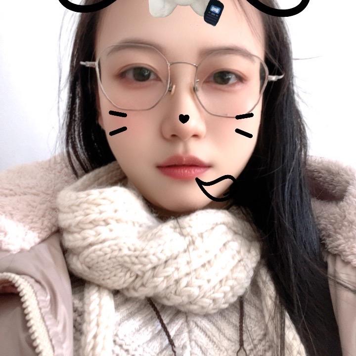白桃黑猫🐈‍⬛