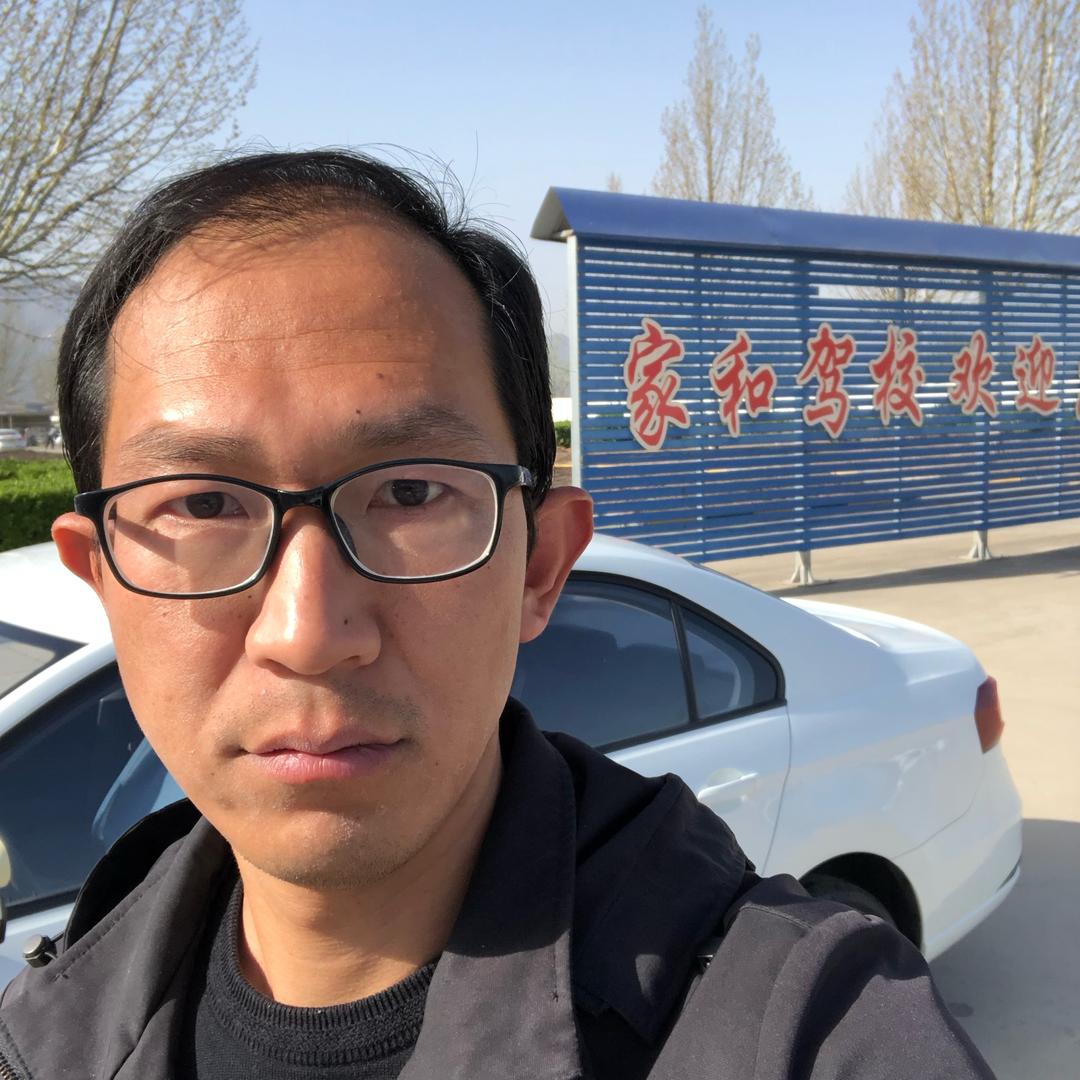 家和驾校教练王杰