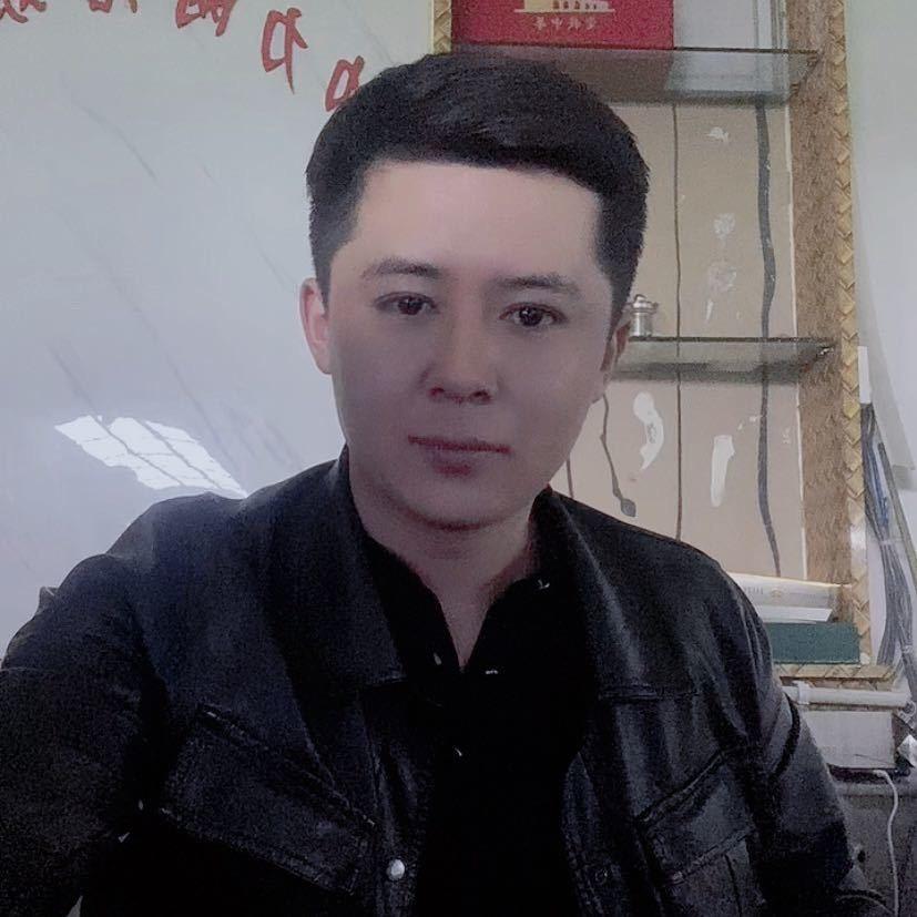 “瘦巴巴的老爷们儿”