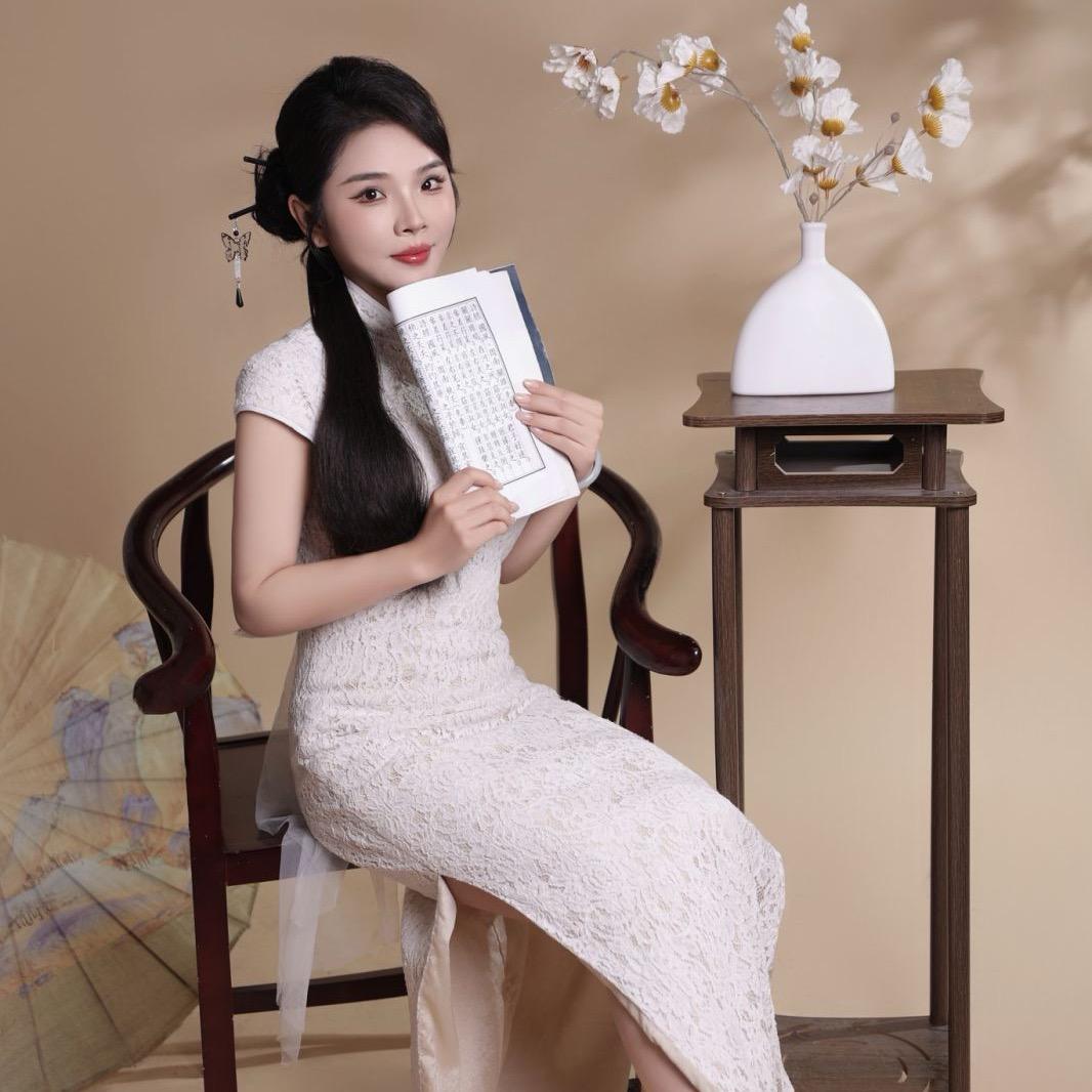 婷曼逸品牌好身材设计总监芳芳