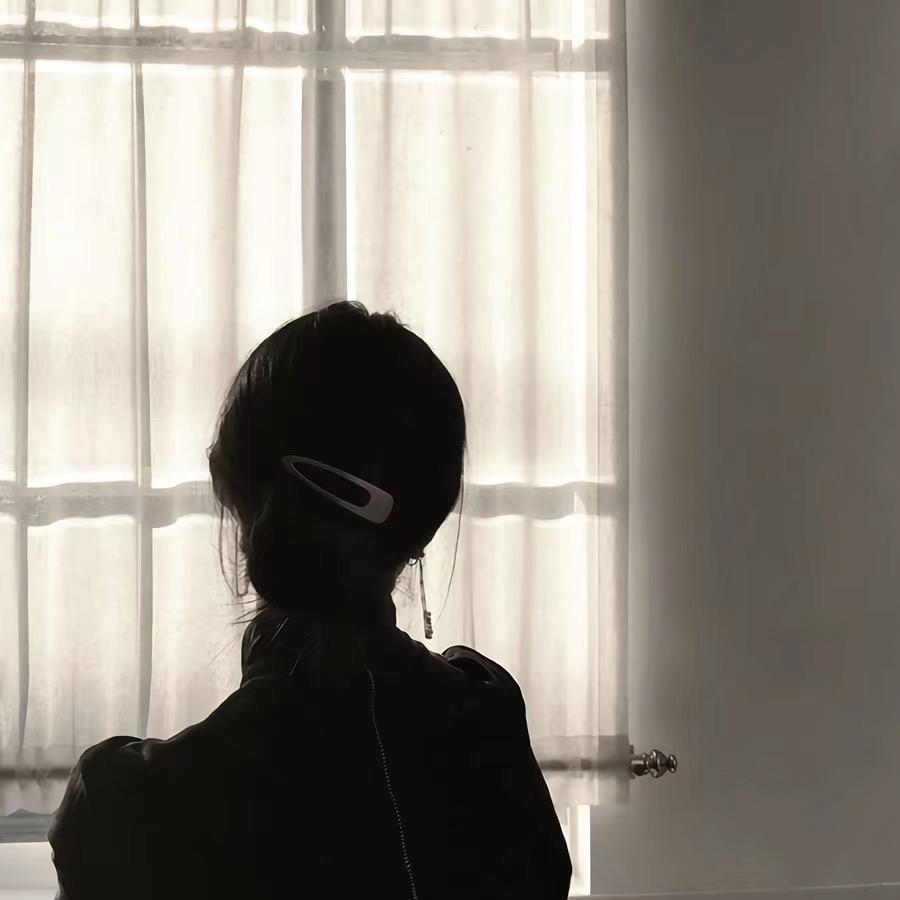 三人禾.