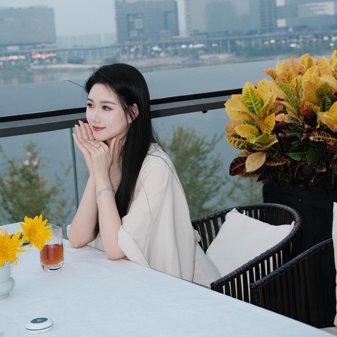 16楼的彭小姐@抖音