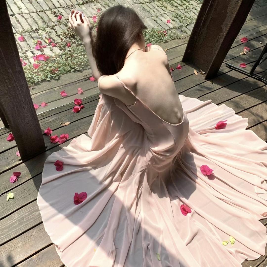 ฅ长裙下੭