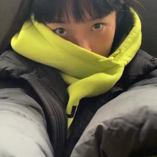 阎   语.