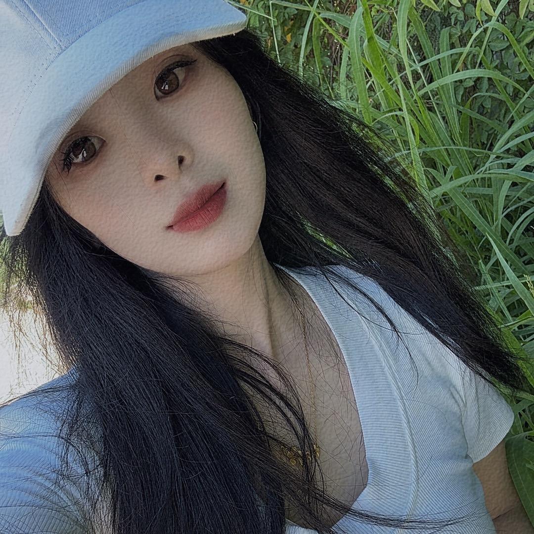 W M