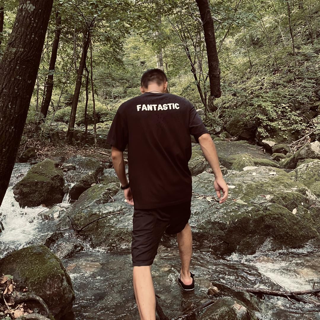 伟祺简约男装店