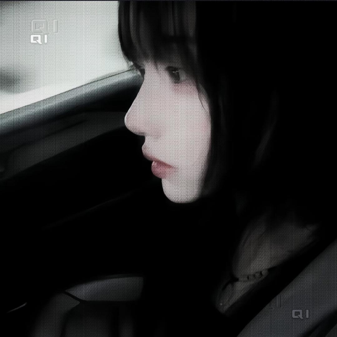 灰色