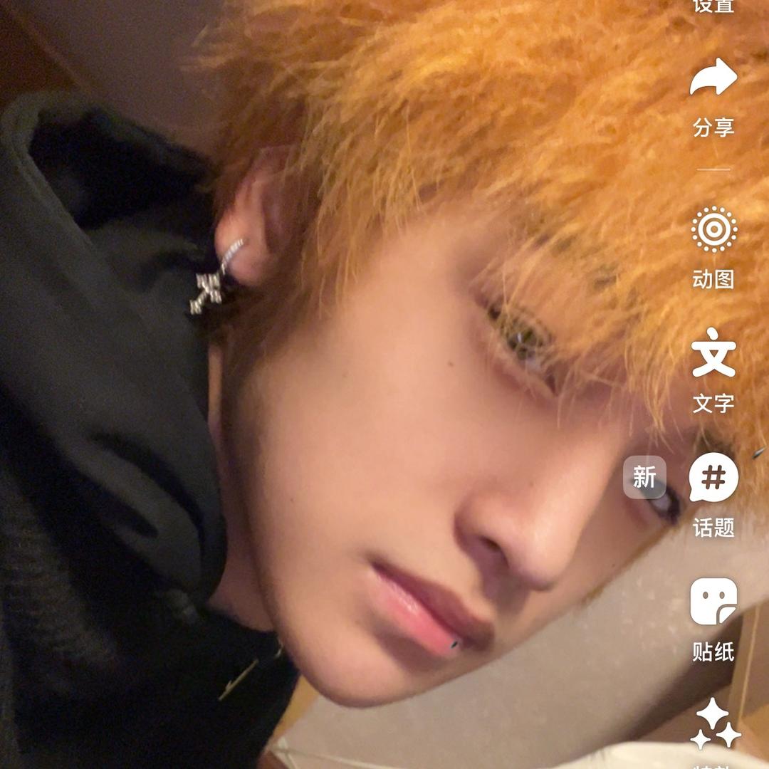 卖水果的小贺