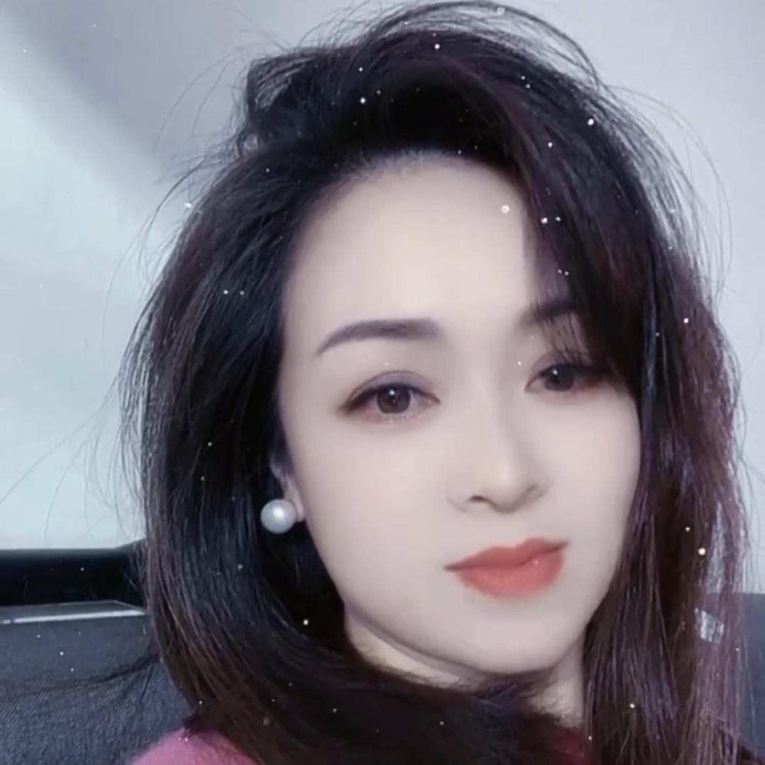 姗姗来池 女士