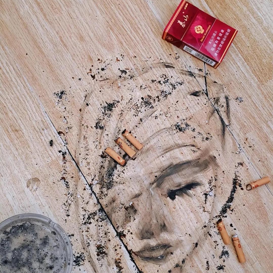 骑着电动车追飞机的东北话十级选手