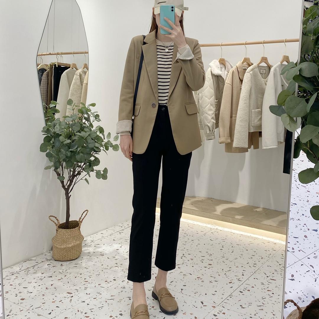 小凡酱服饰店