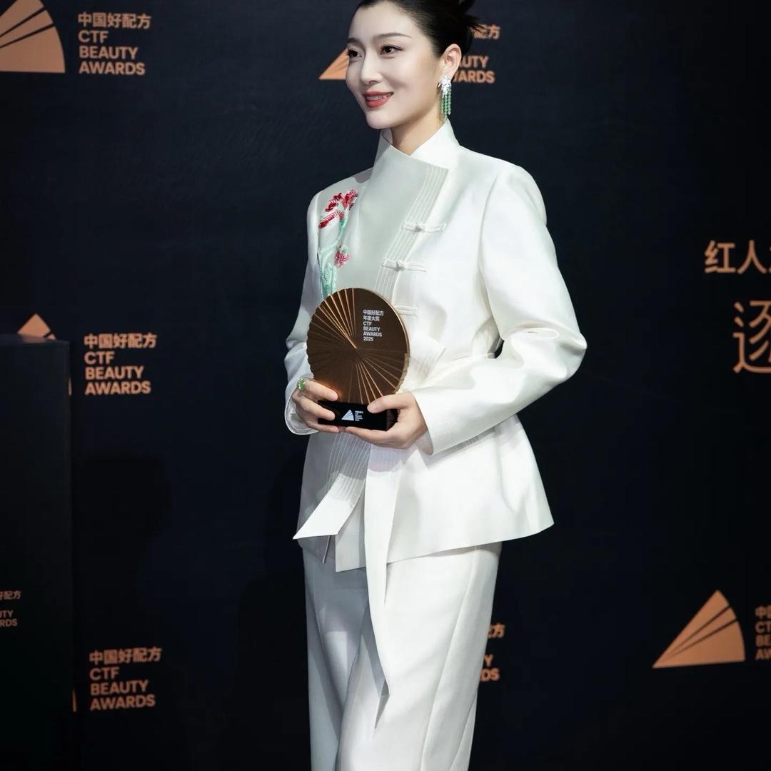 漠小曼美妆