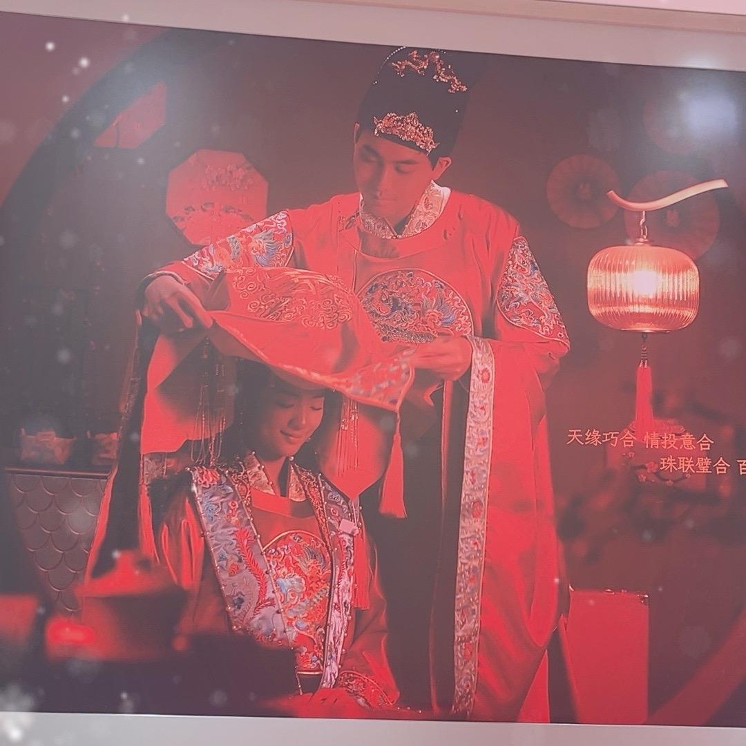 在通道备央的明哥