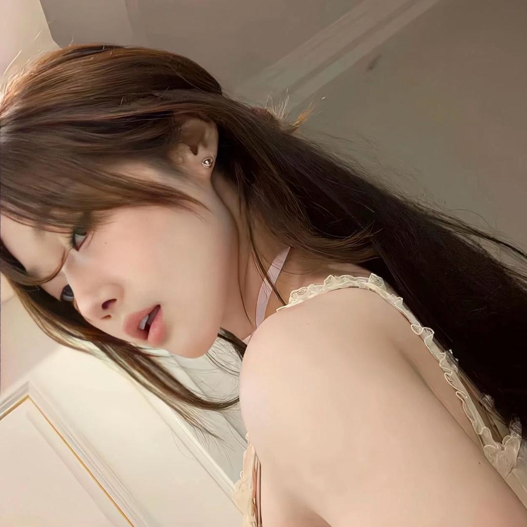 曼.